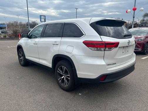 Blizzard Pearl 2019 Toyota Highlander LE
