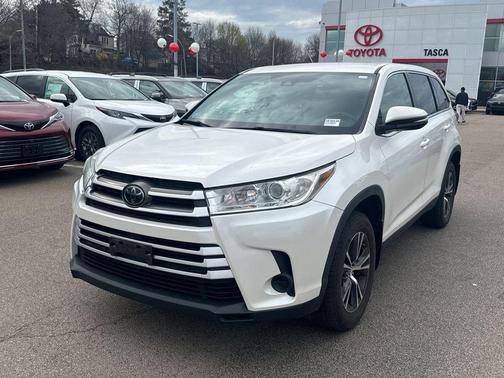 Blizzard Pearl 2019 Toyota Highlander LE