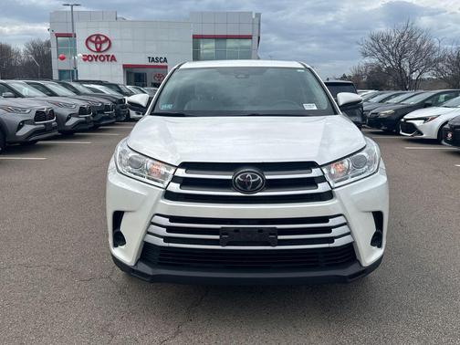 Blizzard Pearl 2019 Toyota Highlander LE