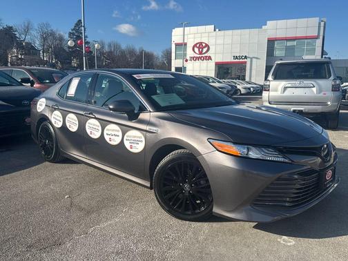 2020 Toyota Camry Hybrid XLE