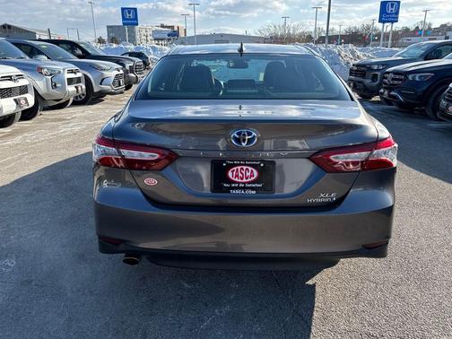 2020 Toyota Camry Hybrid XLE