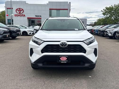 Ice Cap 2025 Toyota RAV4 Hybrid XLE