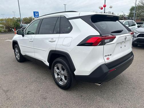 Ice Cap 2025 Toyota RAV4 Hybrid XLE