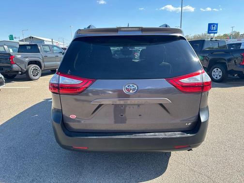 Predawn Gray Mica 2019 Toyota Sienna LE