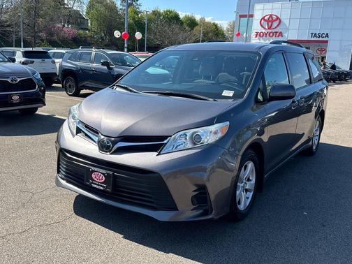 Predawn Gray Mica 2019 Toyota Sienna LE