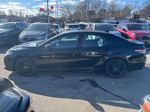 2019 Toyota Camry SE