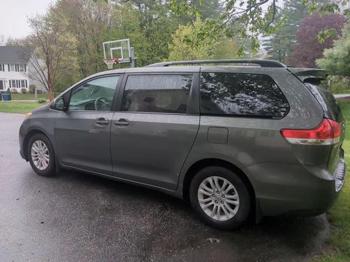 Cypress Pearl 2014 Toyota Sienna XLE
