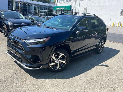 2023 Toyota RAV4 Prime SE