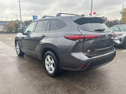 2022 Toyota Highlander LE