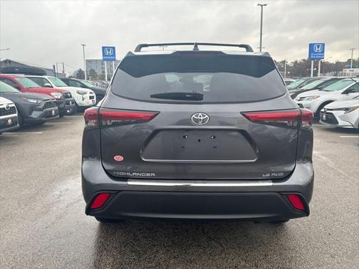 2022 Toyota Highlander LE