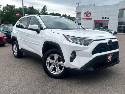 Super White 2019 Toyota RAV4 XLE