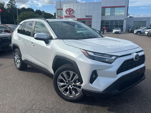 2025 Toyota RAV4 XLE Premium