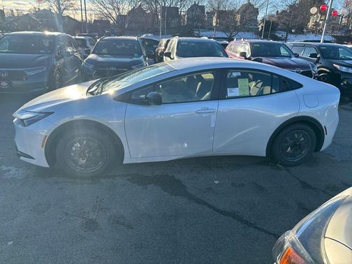 2026 Toyota Prius Plug-In Hybrid SE