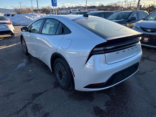 2026 Toyota Prius Plug-In Hybrid SE