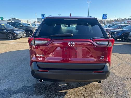 2020 Toyota RAV4 LE