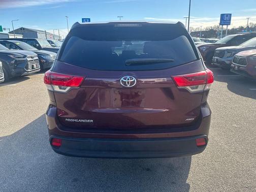 2019 Toyota Highlander LE