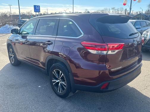 2019 Toyota Highlander LE
