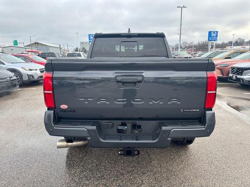 2025 Toyota Tacoma Hybrid TRD Sport