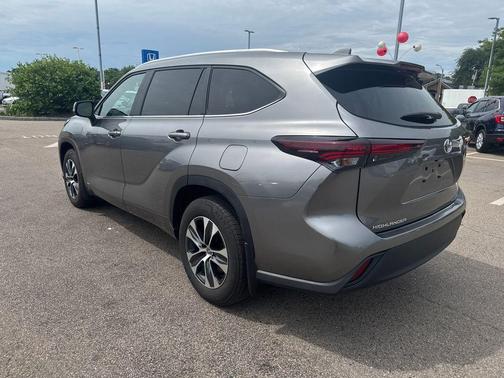 Heavy Metal 2026 Toyota Highlander Hybrid XLE