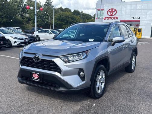 Silver Sky Metallic 2021 Toyota RAV4 XLE