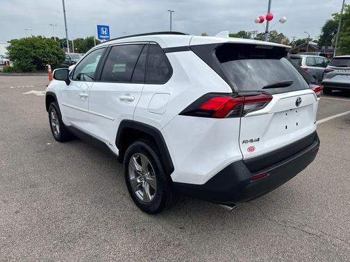 Ice Cap 2024 Toyota RAV4 Hybrid LE