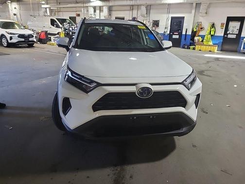 Ice Cap 2024 Toyota RAV4 Hybrid LE