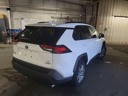 Ice Cap 2024 Toyota RAV4 Hybrid LE