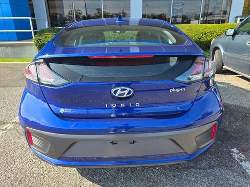 2021 Hyundai IONIQ Plug-In Hybrid SE