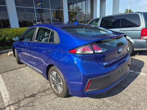 2021 Hyundai IONIQ Plug-In Hybrid SE