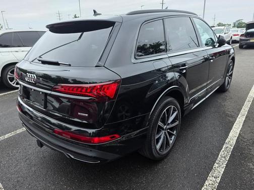 2023 Audi Q7 55 Premium Plus