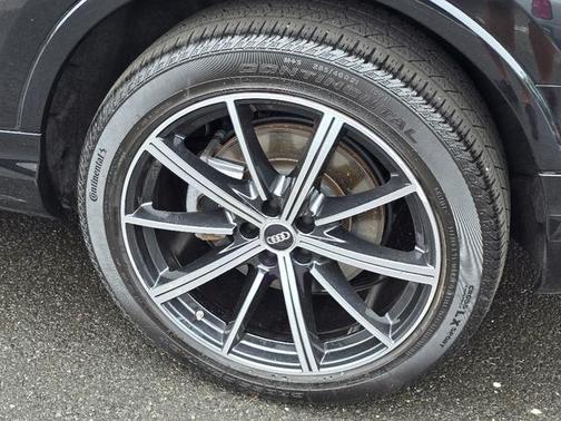 2023 Audi Q7 55 Premium Plus
