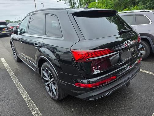 2023 Audi Q7 55 Premium Plus