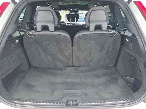 2019 Volvo XC90 T6 Momentum