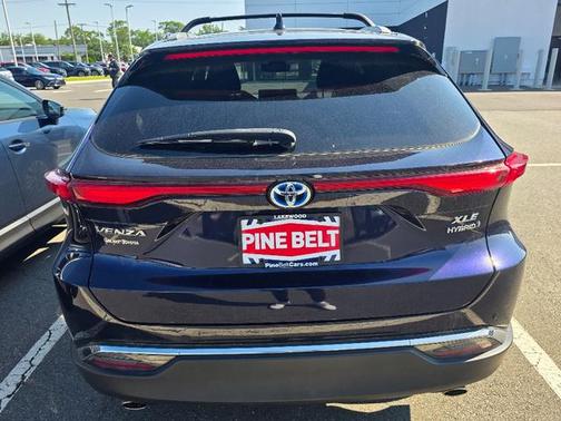 2022 Toyota Venza XLE