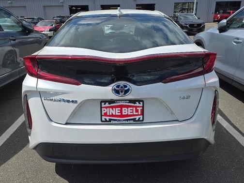 Super White 2022 Toyota Prius Prime XLE