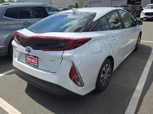 Super White 2022 Toyota Prius Prime XLE
