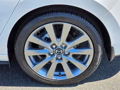 Snowflake White Pearl 2026 Mazda Mazda3 FWD w/Preferred Package