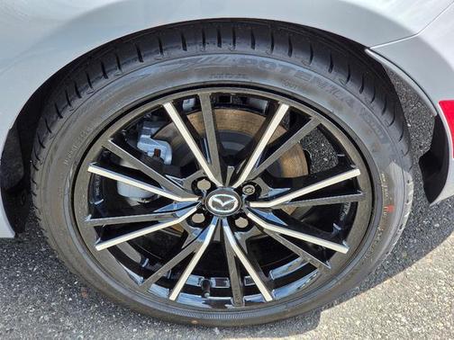 Aero Gray Metallic 2026 Mazda MX-5 Miata Grand Touring