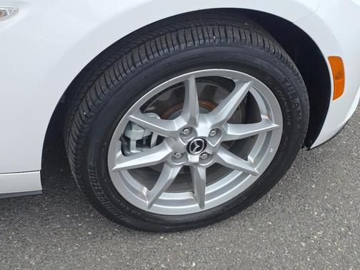 Arctic White 2016 Mazda MX-5 Miata Sport
