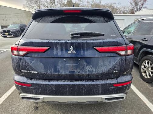 2024 Mitsubishi Outlander SE