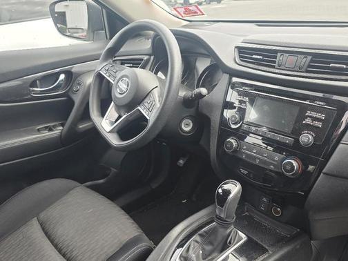 Glacier White 2017 Nissan Rogue S