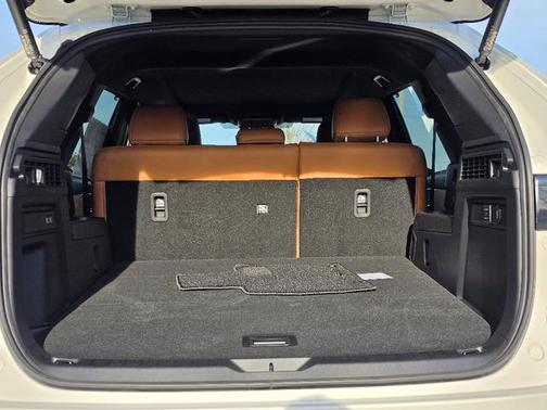 Rhodium White Premium 2026 Mazda CX-70 3.3 Turbo S Premium Plus Package