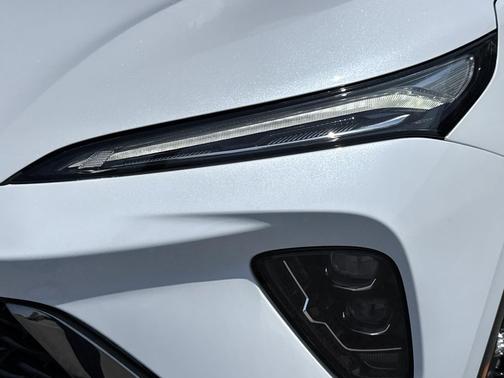 Iridescent White Tricoat 2026 Buick Envision Sport Touring AWD
