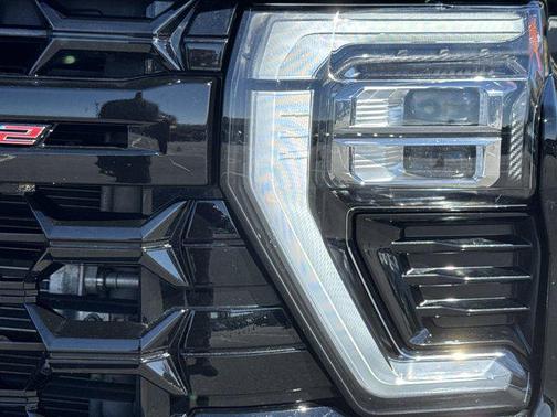 2025 Chevrolet Silverado 2500 4WD Crew Cab Standard Bed ZR2