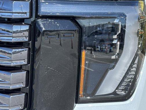 Glacier White Tricoat 2026 GMC Sierra 2500 Denali Ultimate