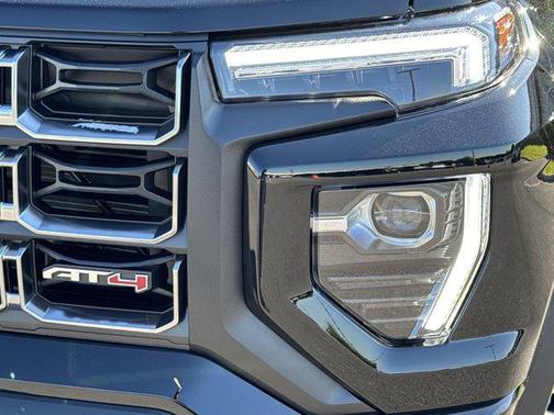 2025 GMC Canyon Base