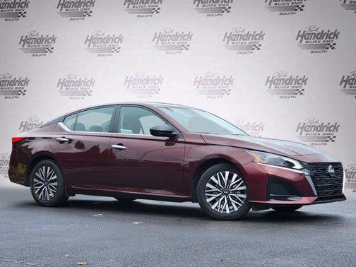 2025 Nissan Altima SV FWD