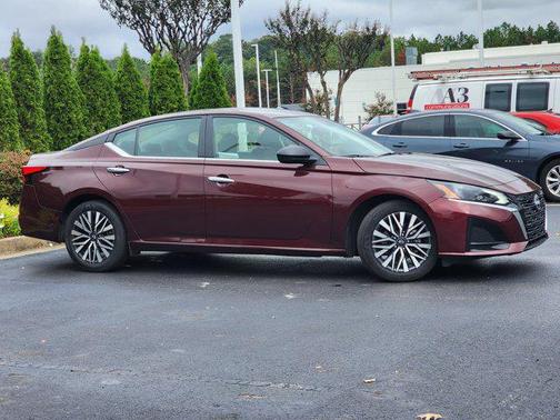 2025 Nissan Altima SV FWD