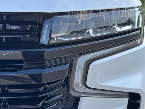 Iridescent Pearl Tricoat 2024 Chevrolet Tahoe 4WD RST