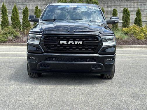 Diamond Black Crystal Pearlcoat 2023 RAM 1500 Big Horn/Lone Star